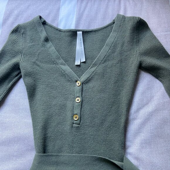 The Group Babaton Olive Green Ribbed Knit Midi Dress with Belted Waist Sz XXS - Picture 4 of 9